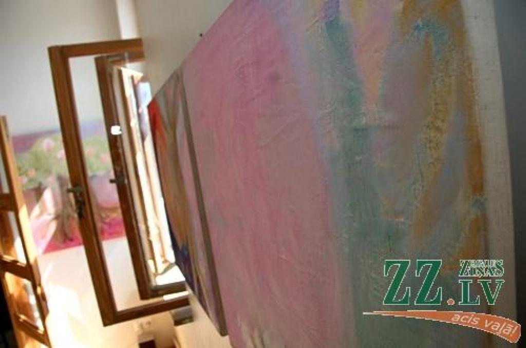 Jelgavas vecpilsētas galerijā «Suņa taka» jauna ekspozīcija – gleznotājas Baibas Ūlandes personālizstāde «Laiks dārzam, dārza darbi».