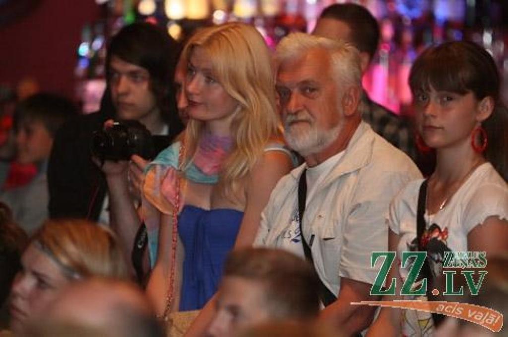 19.jūnijā Bērnu un jauniešu mūzikas kluba (BJMK) Rokskolas audzēkņi klātesošus priecēja ar koncertu, kas viņiem bija arī kā eksāmens, kurā vajadzēja parādīt mācību gada laikā iegūtās zināšanas un prasmes.
«Jaunajiem mūziķiem šis bija...