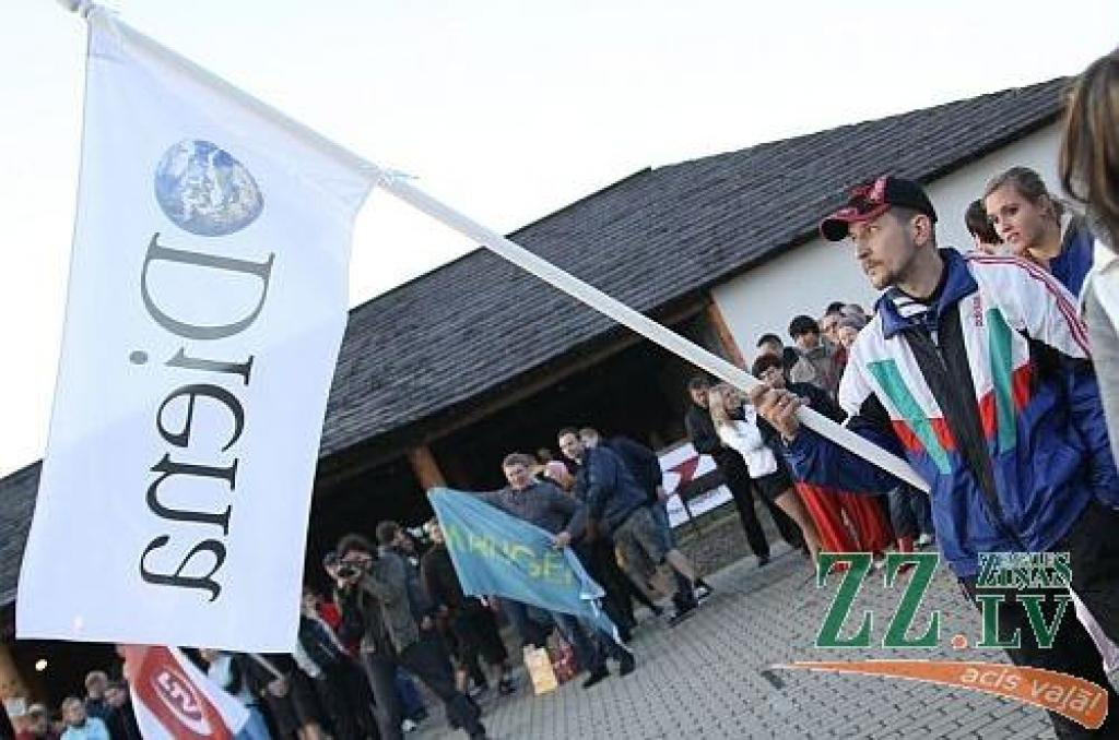 Ar laikraksta «Diena» komandas uzvaru kopvērtējumā noslēgušās 18.Masu mediju sporta spēles. Uzvaru, ko «Diena» guvusi otro gadu pēc kārtas, palīdzēja izcīnīt arī vairāki «Zemgales Ziņu» pārstāvji.
Sporta spēles dalībniekiem šogad paliks...