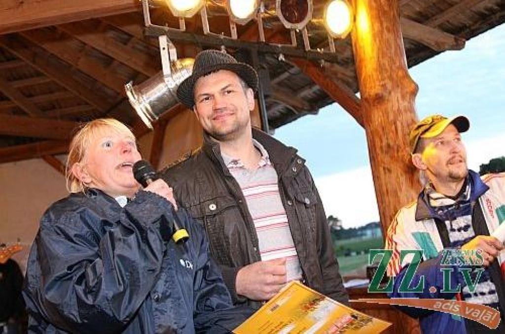 Ar laikraksta «Diena» komandas uzvaru kopvērtējumā noslēgušās 18.Masu mediju sporta spēles. Uzvaru, ko «Diena» guvusi otro gadu pēc kārtas, palīdzēja izcīnīt arī vairāki «Zemgales Ziņu» pārstāvji.
Sporta spēles dalībniekiem šogad paliks...