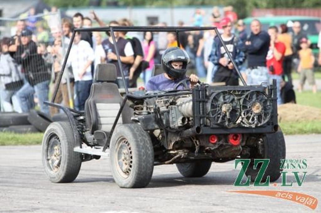19.augustā Sporta un atpūtas komplekss «Rullītis» pulcēja krietnu skaitu auto sporta piekritēju. Dalībniekiem bija iespējams pārbaudīt un pierādīt savas auto vadīšanas prasmes un savu spēkratu ātrumu, bet skatītājiem – baudīt adrenalīnu un...
