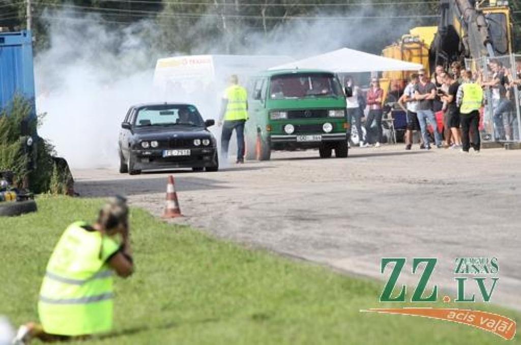 19.augustā Sporta un atpūtas komplekss «Rullītis» pulcēja krietnu skaitu auto sporta piekritēju. Dalībniekiem bija iespējams pārbaudīt un pierādīt savas auto vadīšanas prasmes un savu spēkratu ātrumu, bet skatītājiem – baudīt adrenalīnu un...