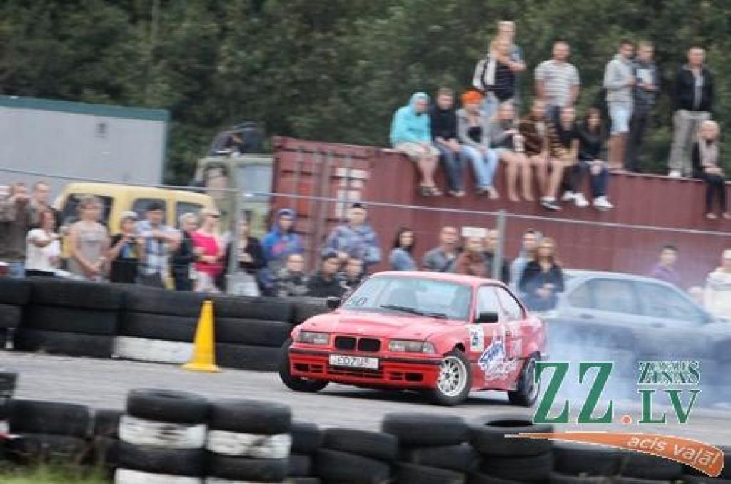 19.augustā Sporta un atpūtas komplekss «Rullītis» pulcēja krietnu skaitu auto sporta piekritēju. Dalībniekiem bija iespējams pārbaudīt un pierādīt savas auto vadīšanas prasmes un savu spēkratu ātrumu, bet skatītājiem – baudīt adrenalīnu un...