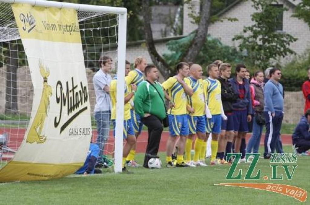 Ar idejas autoru – grupas «Prāta vētras» puišu – līdzdalību 11.augustā Zemgales olimpiskajā centrā notika amatieru futbola sacensību «Mītava Open 2012» fināls. Lai arī šoreiz labāko vidū nebija Jelgavas komandu, prieka skatītājiem netrūka,...