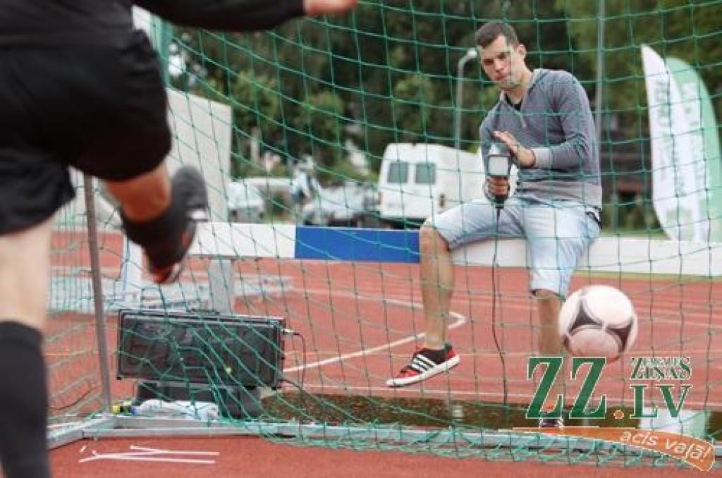 Ar idejas autoru – grupas «Prāta vētras» puišu – līdzdalību 11.augustā Zemgales olimpiskajā centrā notika amatieru futbola sacensību «Mītava Open 2012» fināls. Lai arī šoreiz labāko vidū nebija Jelgavas komandu, prieka skatītājiem netrūka,...