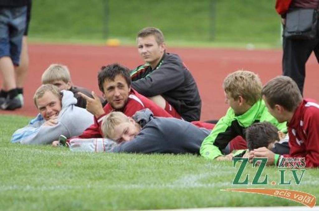Ar idejas autoru – grupas «Prāta vētras» puišu – līdzdalību 11.augustā Zemgales olimpiskajā centrā notika amatieru futbola sacensību «Mītava Open 2012» fināls. Lai arī šoreiz labāko vidū nebija Jelgavas komandu, prieka skatītājiem netrūka,...
