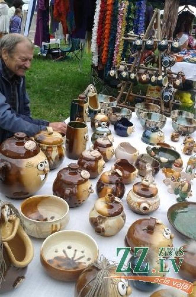 11. un 12.augustā Tērvetē pilskalna pakājē jau devīto gadu pēc kārtas aizrit tradicionālie Zemgaļu svētki. Apmeklētāju netrūkst arī šogad – cilvēki uz Tērveti plūda tūkstošiem.
Svētki guvuši lielu atzinību Latvijas iedzīvotāju un...
Autors: Dace Diržine