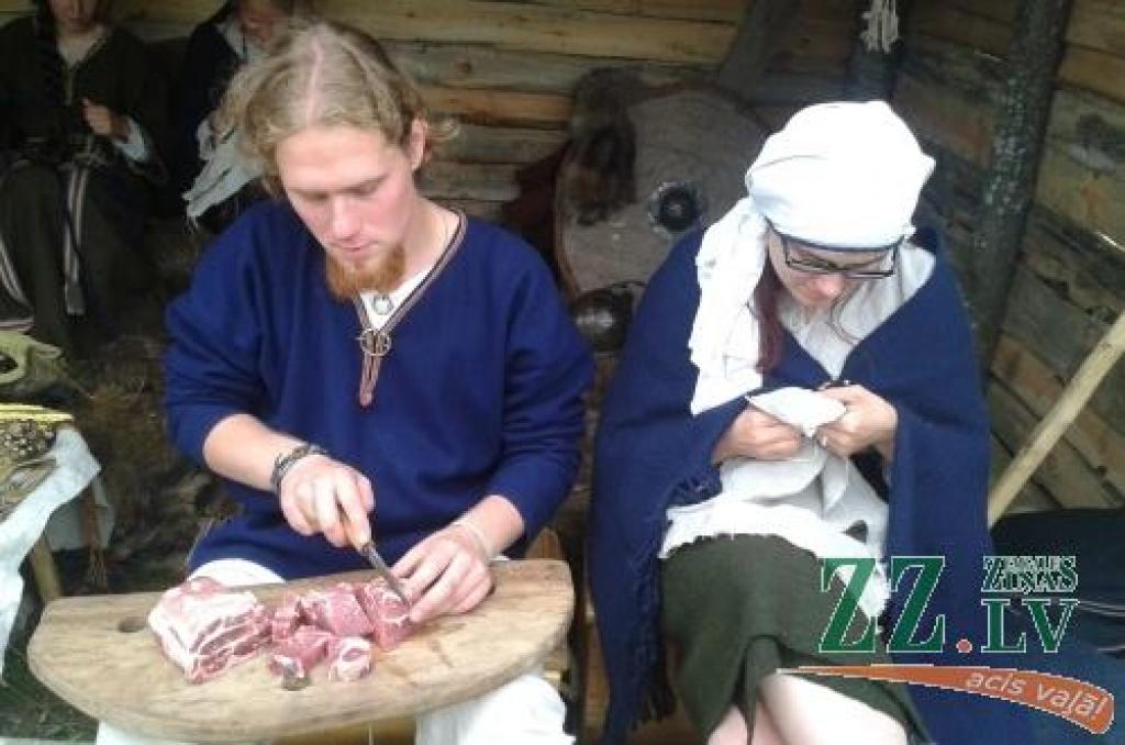 11. un 12.augustā Tērvetē pilskalna pakājē jau devīto gadu pēc kārtas aizrit tradicionālie Zemgaļu svētki. Apmeklētāju netrūkst arī šogad – cilvēki uz Tērveti plūda tūkstošiem.
Svētki guvuši lielu atzinību Latvijas iedzīvotāju un...
Autors: Dace Diržine