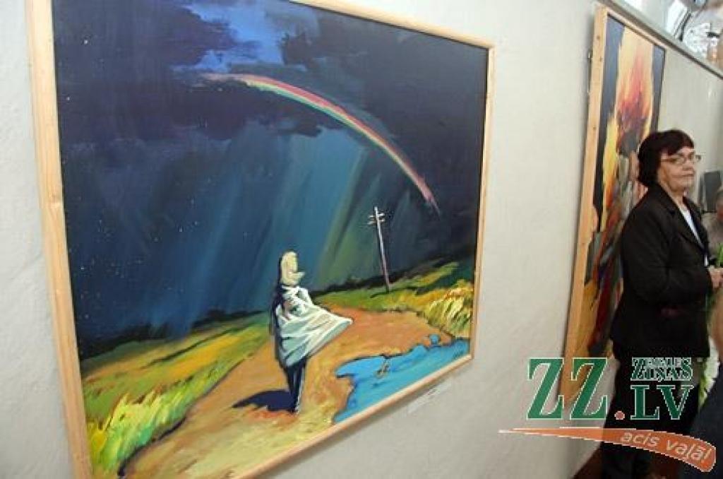 Tukumniece Ilze Pauliņa izstādei torņa izstāžu zālē atlasījusi lielākoties savus jaunākos darbus, kā arī dažas agrāka laika perioda gleznas. Māksliniece ir kristīgs cilvēks, tāpēc Dieva klātbūtne caurstrāvo visas izstādē līdz 30.septembrim...