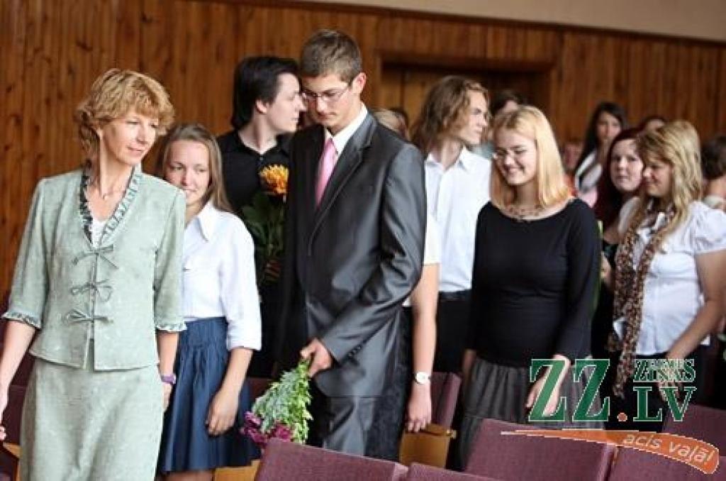 Šogad Jelgavas vidējās un profesionālās izglītības iestādēs mācīsies ap astoņiem tūkstošiem audzēkņu, liecina pašvaldības apkopotā informācija.
Skolēnu skaits 2012./2013.mācību gadā precīzi būs zināms 5.septembrī, noskaidroja zz.lv, taču...
Autors: Agris Samcovs
