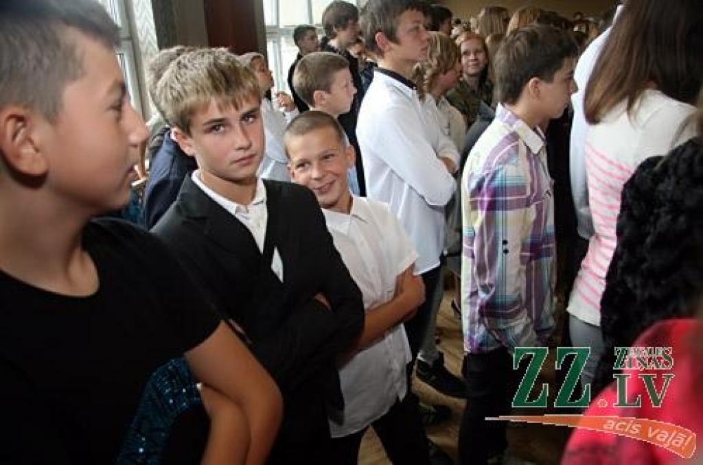 Šogad Jelgavas vidējās un profesionālās izglītības iestādēs mācīsies ap astoņiem tūkstošiem audzēkņu, liecina pašvaldības apkopotā informācija.
Skolēnu skaits 2012./2013.mācību gadā precīzi būs zināms 5.septembrī, noskaidroja zz.lv, taču...
Autors: Agris Samcovs