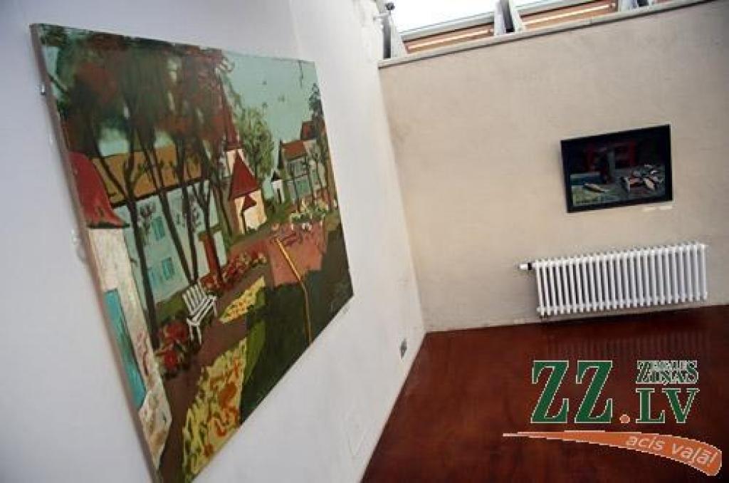 Līdz 31.oktobrim Jelgavas Sv.Trīsvienības baznīcas torņa izstāžu zālē būs apskatāma Alberta Pauliņa gleznu izstāde «Mans Tukums».
Mākslinieks par savu izstādi saka: «Tā būtībā ir retrospektīva izstāde. Tas ir veltījums maniem bērnības...