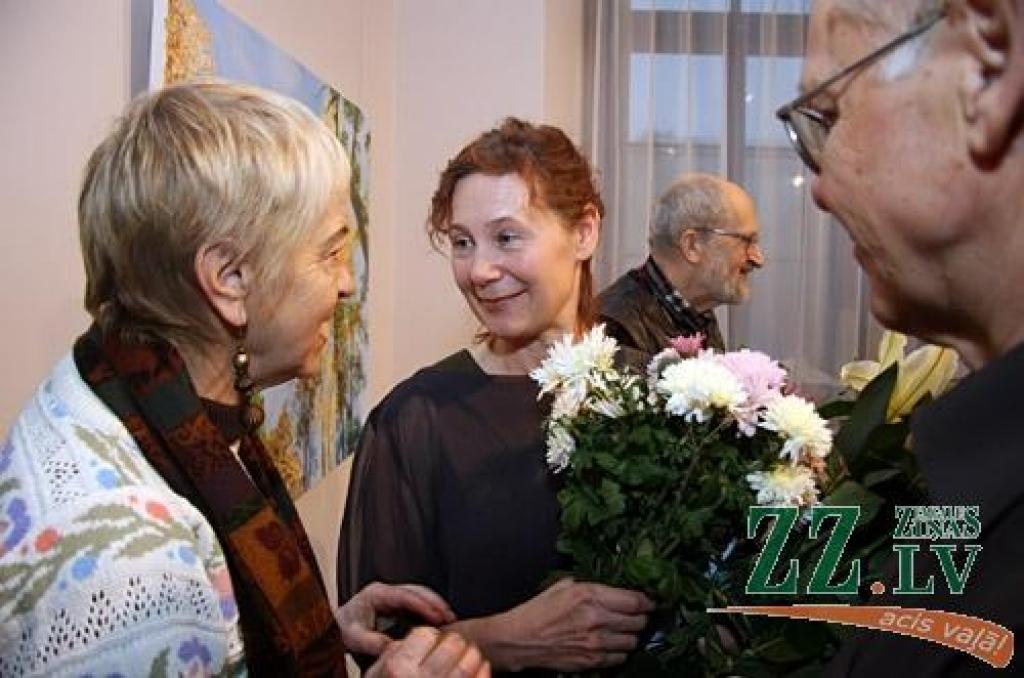 Izstādē piedalās Alberts Blūms, Gunārs Ezernieks, Mārcis Stumbris, Marita Landau, Valda Semane, Ilizane Grīnberga, Baiba Ūlande, Gints Strēlis. Šos māksliniekus vienojošā iezīme – 2012. ir viņu apaļas jubilejas jubilejas gads. Dažiem aprit...