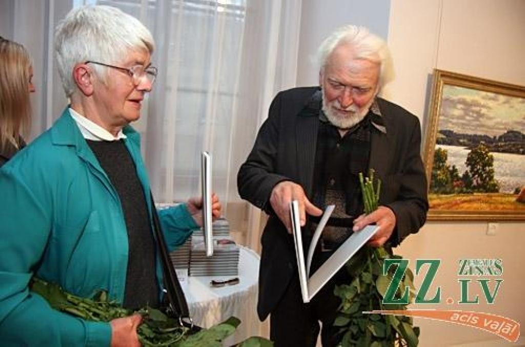 Izstādē piedalās Alberts Blūms, Gunārs Ezernieks, Mārcis Stumbris, Marita Landau, Valda Semane, Ilizane Grīnberga, Baiba Ūlande, Gints Strēlis. Šos māksliniekus vienojošā iezīme – 2012. ir viņu apaļas jubilejas jubilejas gads. Dažiem aprit...