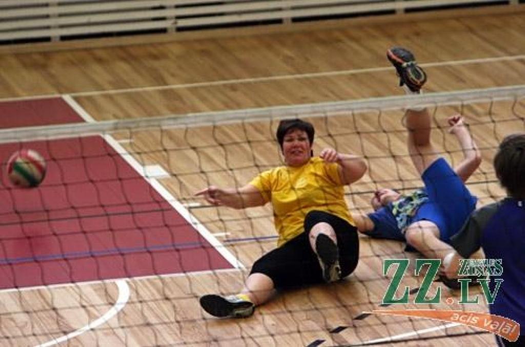 Teju simts sporta pedagogu no visiem Latvijas novadiem Jelgavā pulcēja IZM Valsts izglītības satura centra un pilsētas Sporta servisa centra kopīgi organizēts seminārs par mūsdienīga mācību procesa tēmu. Praktiskās nodarbības...