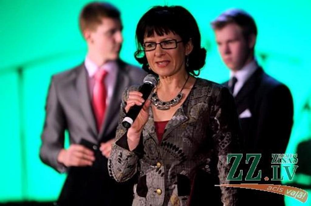 Spīdolas dienas priekšvakarā atskatoties uz gada laikā mācību darbā paveikto, dažādos konkursos un olimpiādēs sasniegto, projektos piedzīvoto un eksāmenos saņemto, Jelgavas Spīdolas ģimnāzijas direktore Ilze Vilkārse atzīst, ka skolēni...