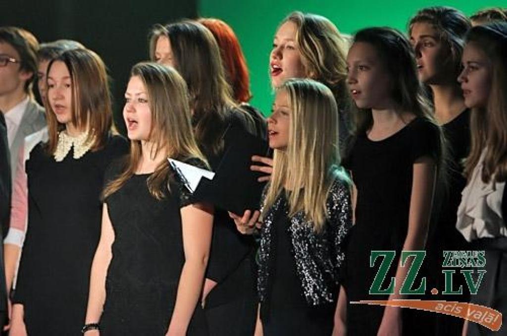 Spīdolas dienas priekšvakarā atskatoties uz gada laikā mācību darbā paveikto, dažādos konkursos un olimpiādēs sasniegto, projektos piedzīvoto un eksāmenos saņemto, Jelgavas Spīdolas ģimnāzijas direktore Ilze Vilkārse atzīst, ka skolēni...