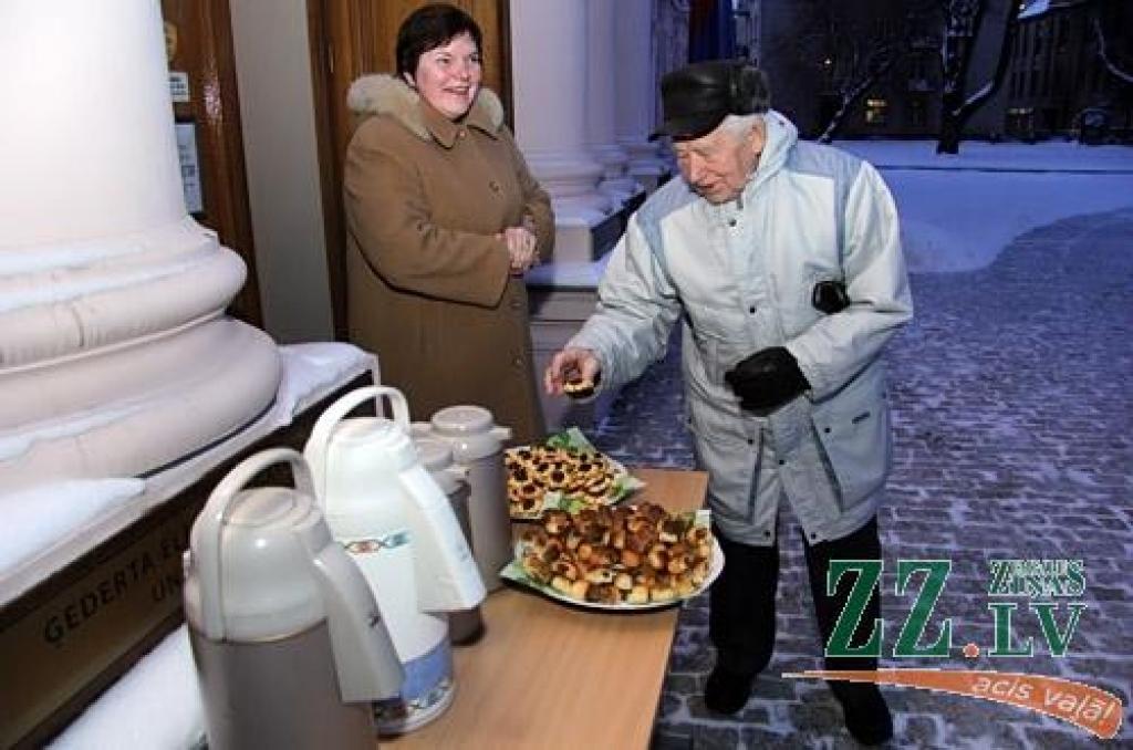 18.janvārī Jelgavas muzejā notika 1991.gada barikāžu atceres pasākums, kurā demonstrēta Zigurda Vidiņa filma «Tēvu barikādes».
Tāpat jelgavnieki pulcējās pie ugunskura un dalījās atmiņās par barikādēs pieredzēto.
