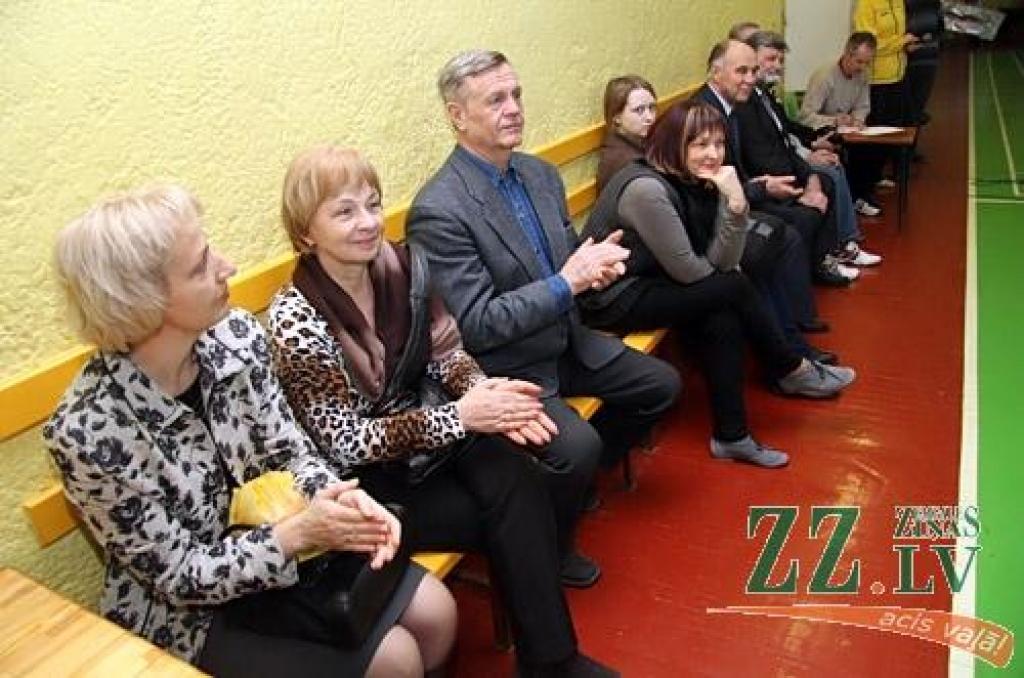 Gadskārtējo Sporta dienu LLU darbiniekiem bija noorganizējis augstskolas Sporta klubs – 11 struktūrvienību komandas mērojās spēkiem tradicionālos un netradicionālos sacensību veidos. Kopvērtējuma uzvarētāju kausu nopelnīja Informācijas...
