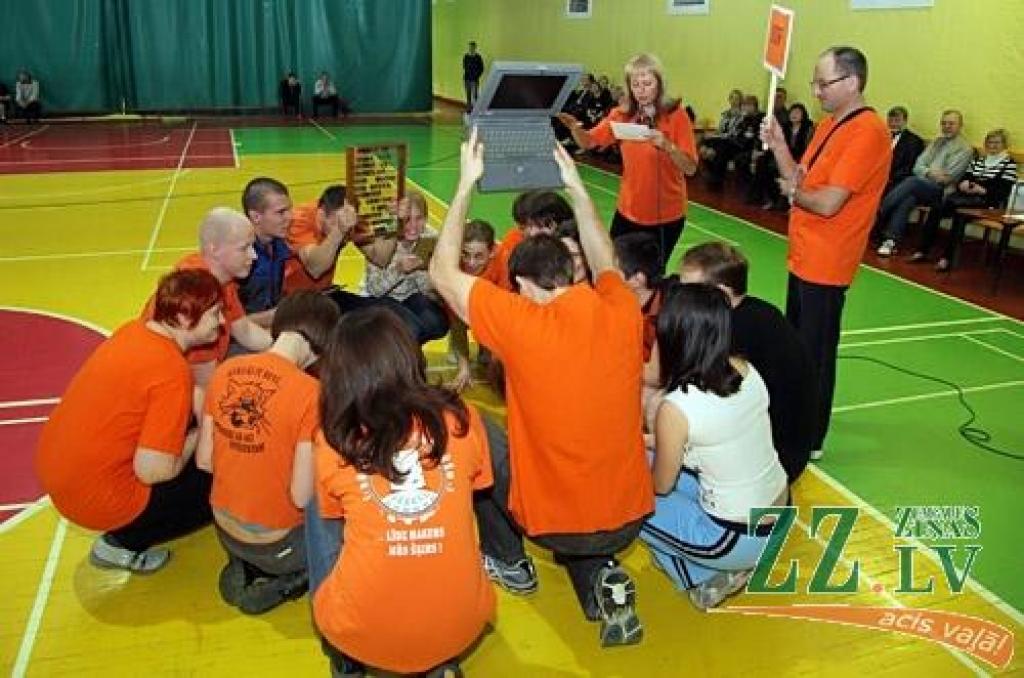 Gadskārtējo Sporta dienu LLU darbiniekiem bija noorganizējis augstskolas Sporta klubs – 11 struktūrvienību komandas mērojās spēkiem tradicionālos un netradicionālos sacensību veidos. Kopvērtējuma uzvarētāju kausu nopelnīja Informācijas...