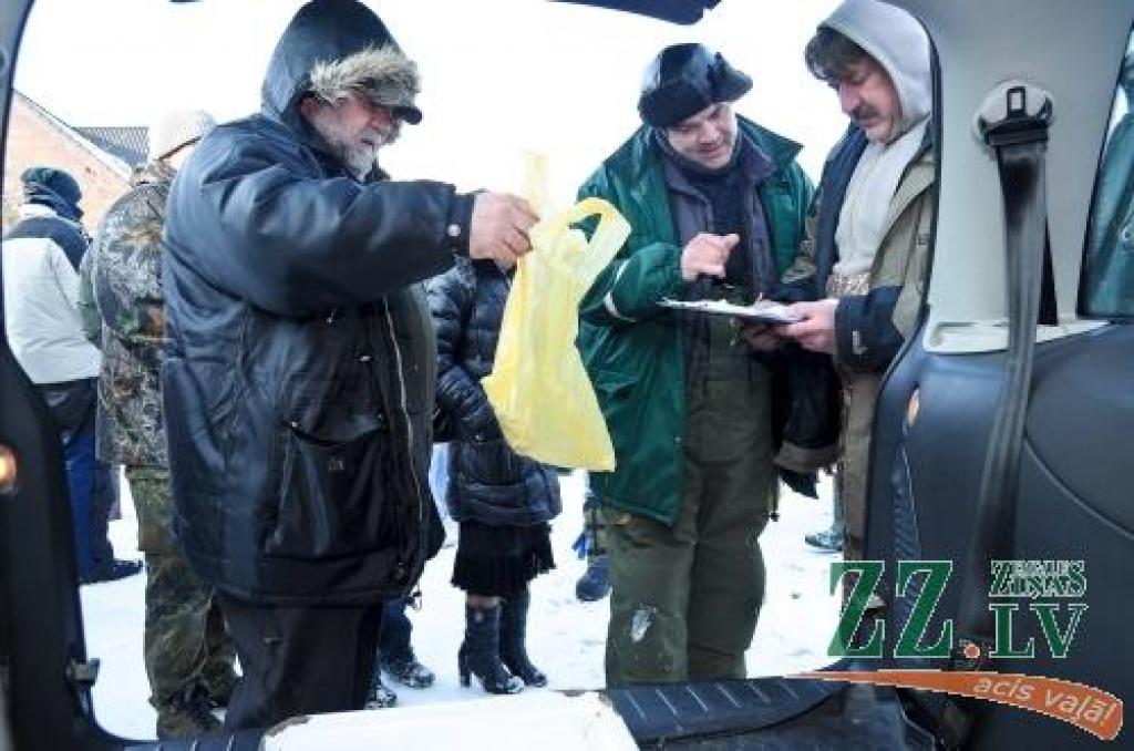 23.februārī vairāki desmiti copmaņu uz Lielupes ledus cīnījās par Jelgavas zemledus makšķerēšanas čempiona titulu. Uzvarētājs savā īpašumā ieguva 200 latu dāvanu karti, pie citām balvām tika arī citi sacensību dalībnieki.