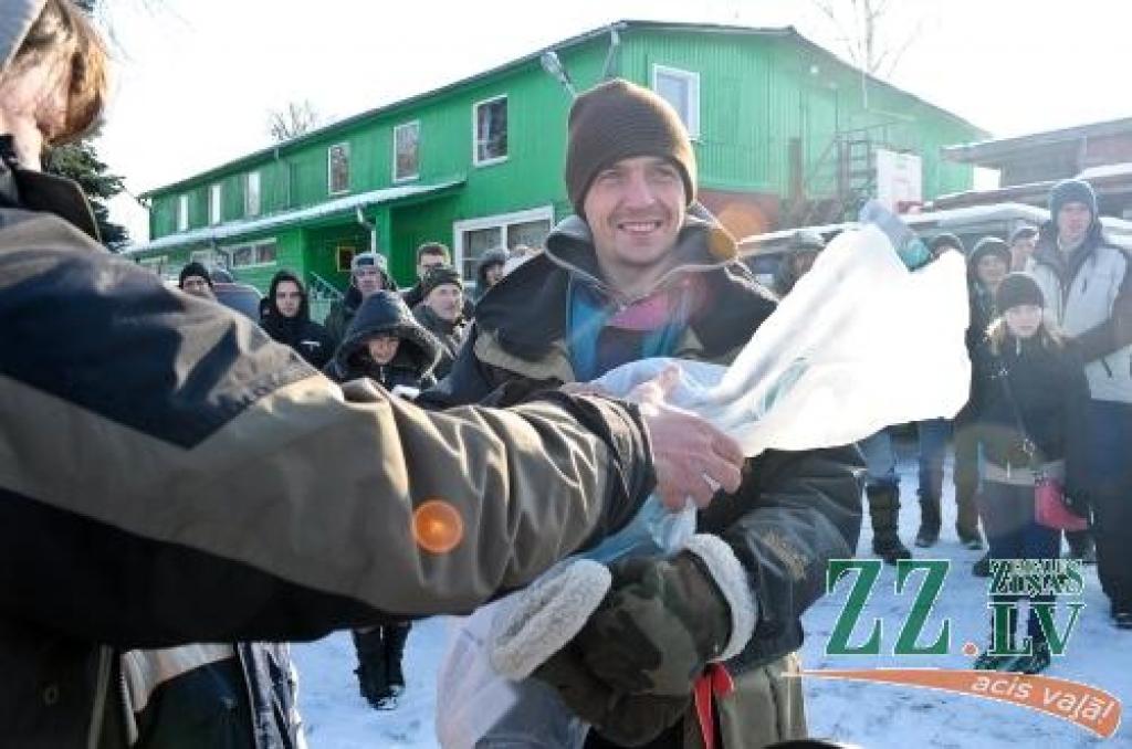 23.februārī vairāki desmiti copmaņu uz Lielupes ledus cīnījās par Jelgavas zemledus makšķerēšanas čempiona titulu. Uzvarētājs savā īpašumā ieguva 200 latu dāvanu karti, pie citām balvām tika arī citi sacensību dalībnieki.