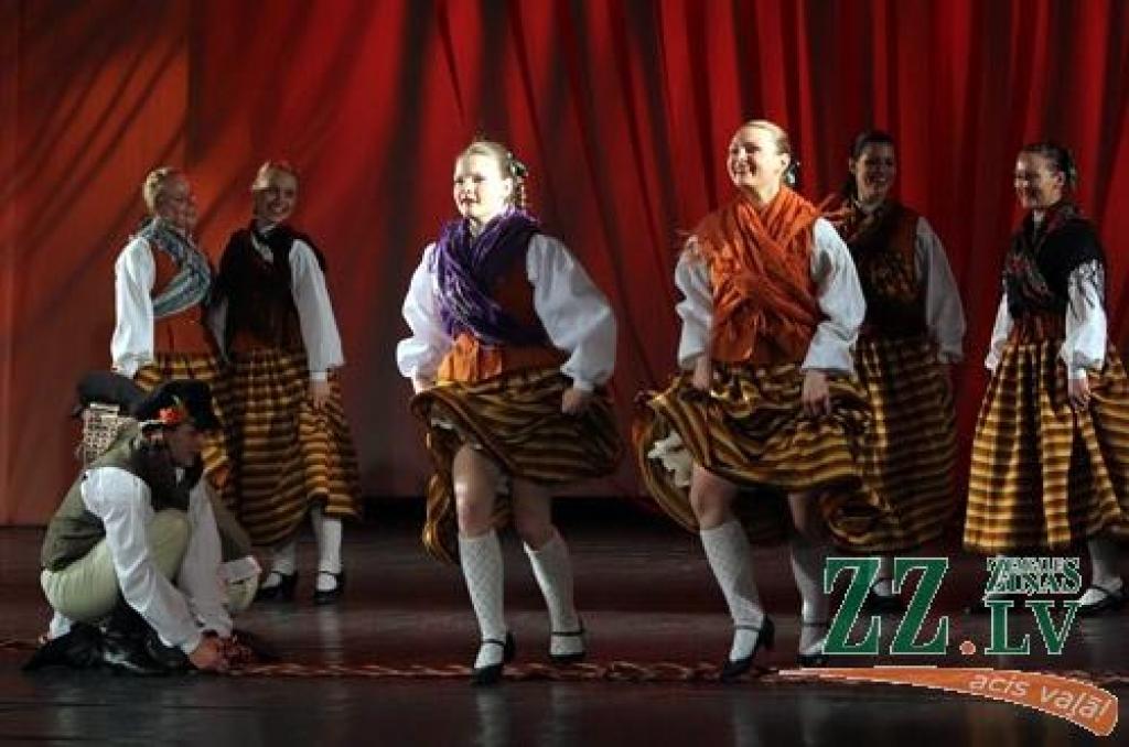 Ziemai ritot uz pavasara pusi, pašvaldības iestādes «Kultūra» Tautas deju ansamblis «Lielupe» jau vienpadsmito gadu rīko koncertu «Mēs mīlam dejā», kurā satiekas vairāki simti Latvijas labāko deju ansambļu dalībnieku. Tautas deju...