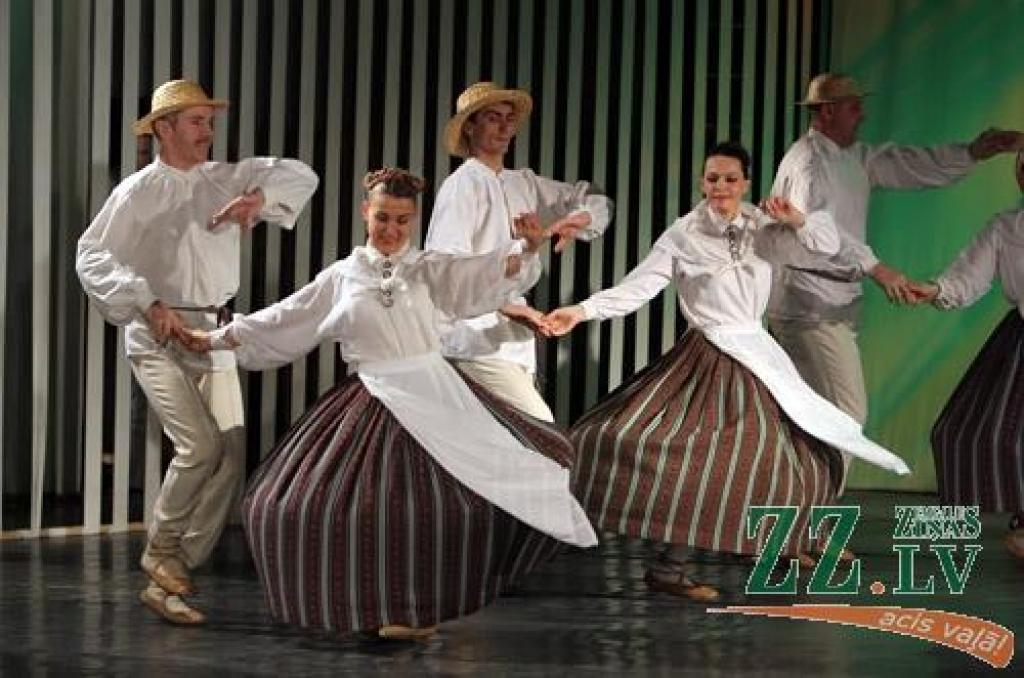 Ziemai ritot uz pavasara pusi, pašvaldības iestādes «Kultūra» Tautas deju ansamblis «Lielupe» jau vienpadsmito gadu rīko koncertu «Mēs mīlam dejā», kurā satiekas vairāki simti Latvijas labāko deju ansambļu dalībnieku. Tautas deju...