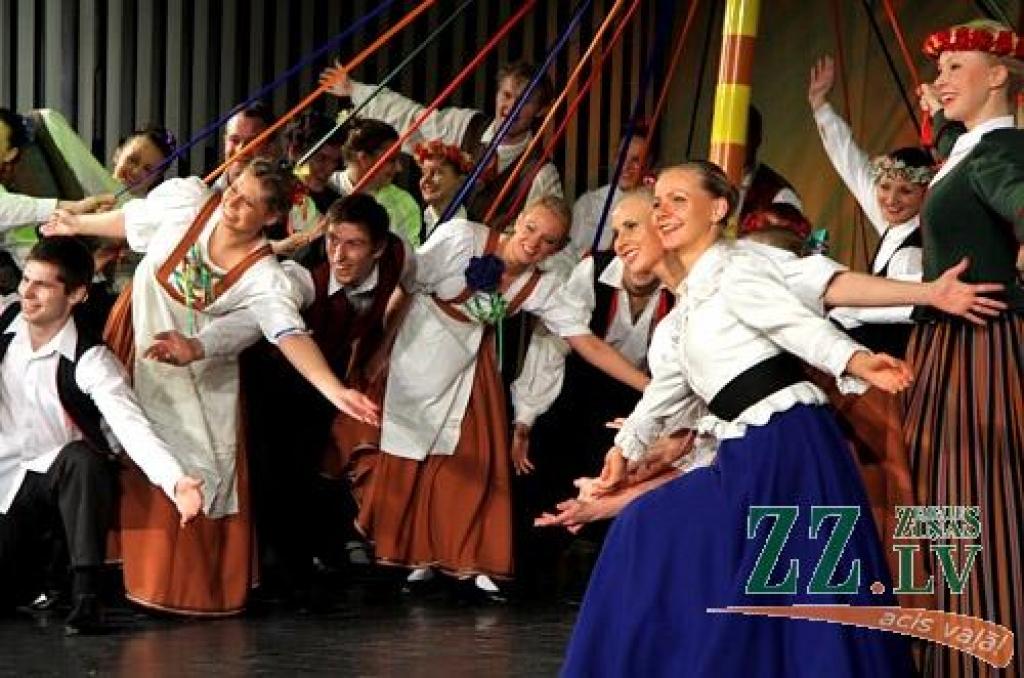 Ziemai ritot uz pavasara pusi, pašvaldības iestādes «Kultūra» Tautas deju ansamblis «Lielupe» jau vienpadsmito gadu rīko koncertu «Mēs mīlam dejā», kurā satiekas vairāki simti Latvijas labāko deju ansambļu dalībnieku. Tautas deju...