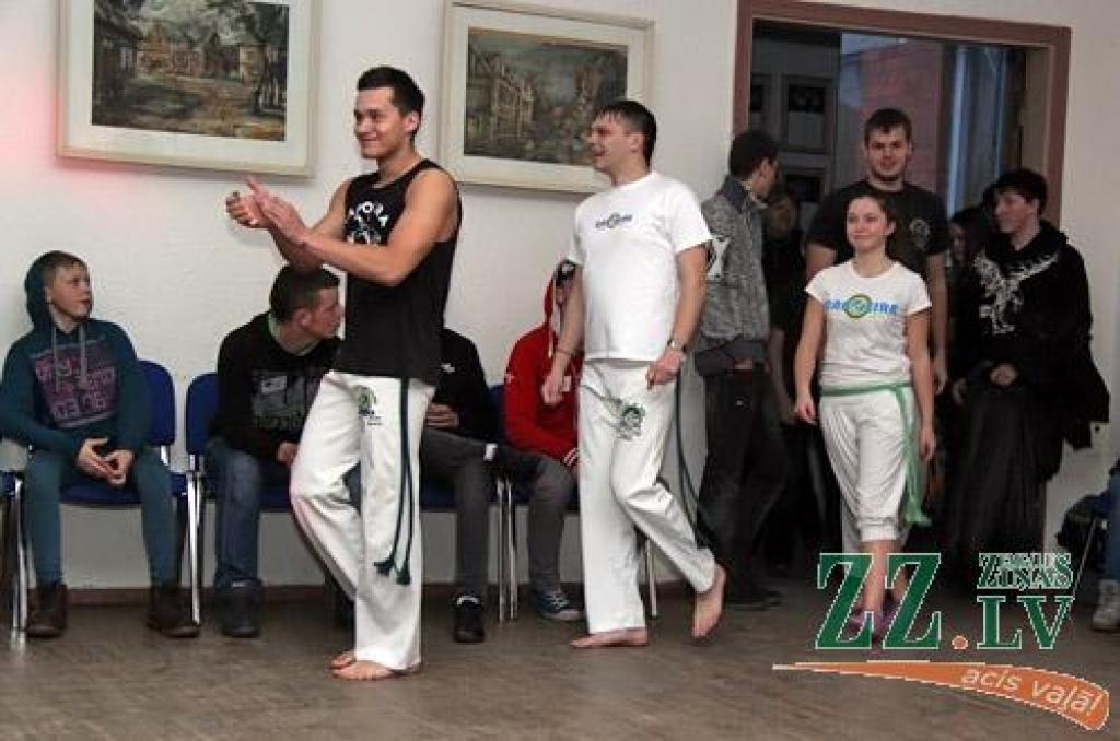 Karjeras nedēļa noslēgumā Jelgavas tehnikumā norisinājies atpūtas pasākums devītklasniekiem «Super ballīte 2013».
