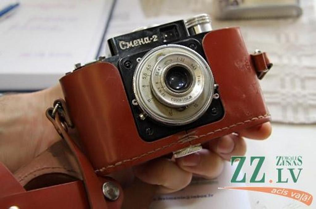 Jelgavas pils aulas foajē no 6.februāra apskatāma fotogrāfa Raivo Freimaņa personālizstāde «Četri gadalaiki fotostāstos», kurā caur objektīva aci apskatāms mākslinieka redzējums par Latvijas gadalaikiem.
R.Freimanis ar fotografēšanu...
Autors: Agris Samcovs