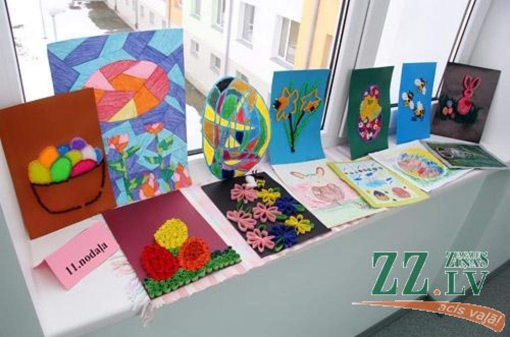 Slimnīcas «Ģintermuiža» pacienti, tuvojoties Lieldienām, sarūpējuši savu darinājumu izstādi, kas skatāma dziednīcas administrācijas ēkai piegulošajos gaiteņos. «Izstādes pie mums nav reta parādība, tās rīkojam apmēram reizi ceturksnī,»...
Autors: Agris Samcovs