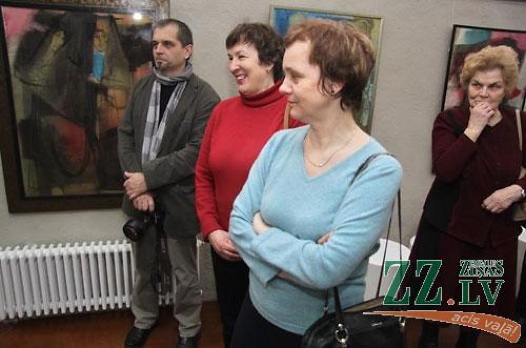 Kopš piektdienas pievakares Jelgavā skatāmas ievērojamās latviešu gleznotājas Džemmas Skulmes gleznas. Izstāde «Sievietes. Pavedieni» Sv.Trīsvienības baznīcas torņa galerijā būs atvērta līdz 30.aprīlim.
Kaut Džemma Skulme ir viena no...
Autors: Uldis Veilands