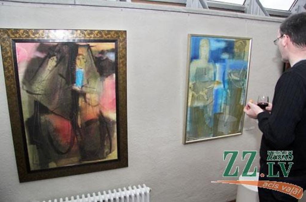 Kopš piektdienas pievakares Jelgavā skatāmas ievērojamās latviešu gleznotājas Džemmas Skulmes gleznas. Izstāde «Sievietes. Pavedieni» Sv.Trīsvienības baznīcas torņa galerijā būs atvērta līdz 30.aprīlim.
Kaut Džemma Skulme ir viena no...
Autors: Uldis Veilands