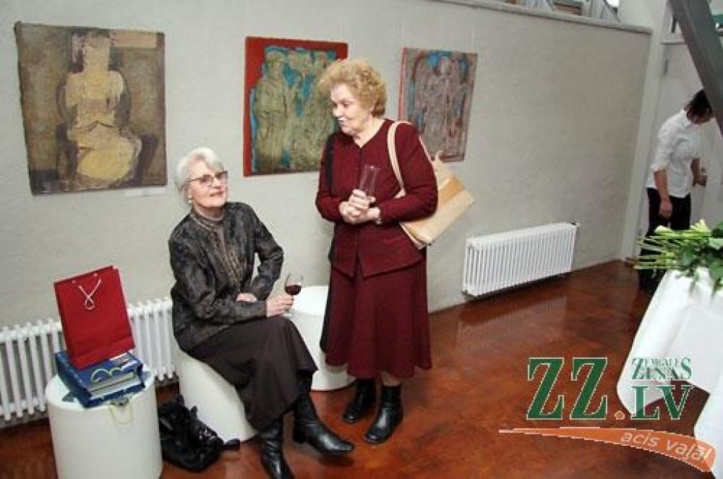 Kopš piektdienas pievakares Jelgavā skatāmas ievērojamās latviešu gleznotājas Džemmas Skulmes gleznas. Izstāde «Sievietes. Pavedieni» Sv.Trīsvienības baznīcas torņa galerijā būs atvērta līdz 30.aprīlim.
Kaut Džemma Skulme ir viena no...
Autors: Uldis Veilands