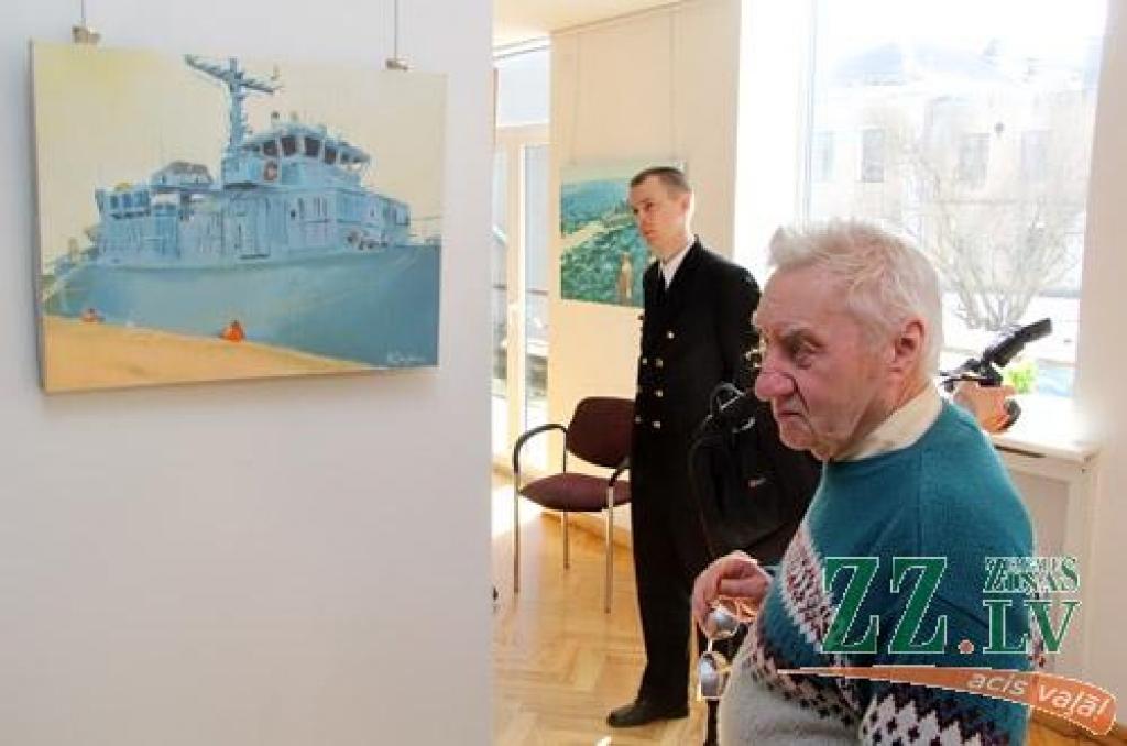 Piedaloties Latvijas kara jūrniekiem un pilsētas kultūras, spēka struktūru un pašvaldību darbiniekiem, Jelgavas kultūras namā atklāta gleznotāju Gerdas Stūres un Martas Jurjānes jūras spēkiem veltīta izstāde.
Jūras spēku flotiles...