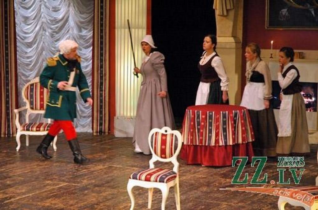 Dailes teātrī 6.aprīlī un 7.aprīlī noticis Latvijas amatierteātru iestudējumu skates «Gada izrāde 2012» fināls, kurā par uzvaru cīnījās desmit iestudējumi no dažādiem Latvijas reģioniem. Ar Mārtiņa Zīverta lugu «Minhauzena precības» skates...