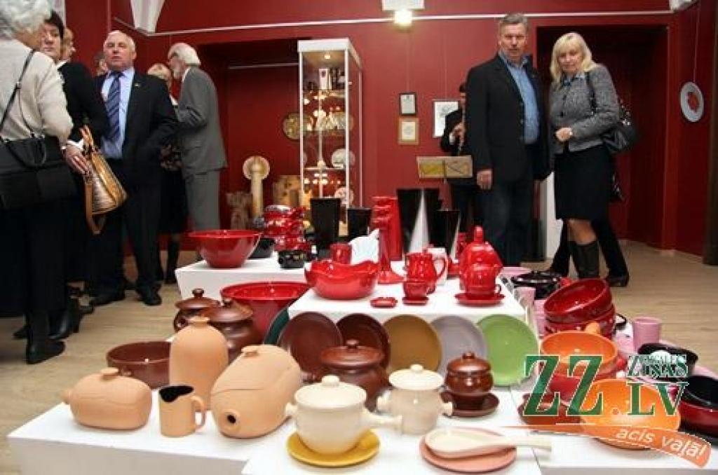 Izstāde «Māla brīnumainās pārvērtības 50 gados» veltīta lielākajam keramikas izstrādājumu ražotājam Baltijas valstīs SIA «Keramika LV», tajā līdz 26.maijam aplūkojami darinājumi no uzņēmuma pirmsākumiem līdz mūsdienām.
Kādreiz saukts par...
Autors: Agris Samcovs
