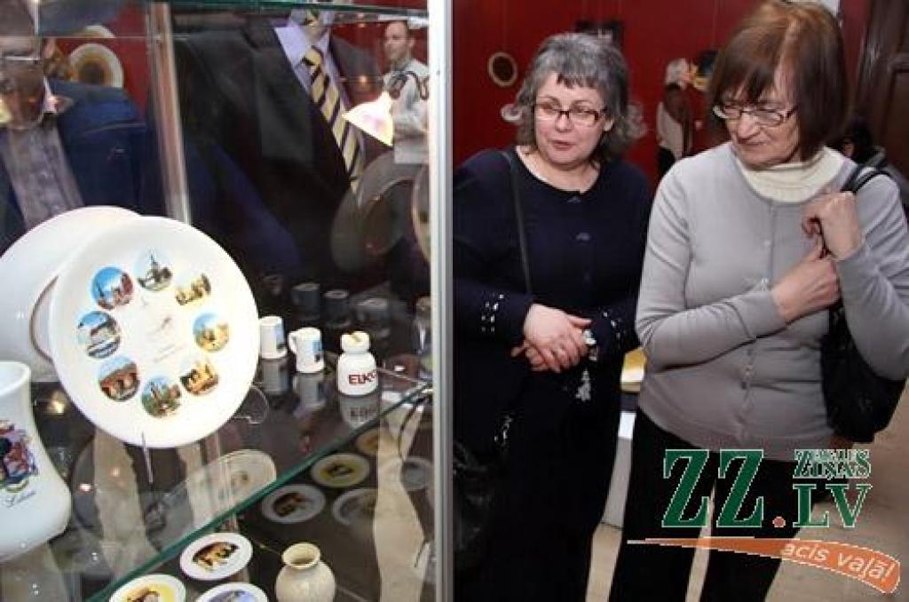 Izstāde «Māla brīnumainās pārvērtības 50 gados» veltīta lielākajam keramikas izstrādājumu ražotājam Baltijas valstīs SIA «Keramika LV», tajā līdz 26.maijam aplūkojami darinājumi no uzņēmuma pirmsākumiem līdz mūsdienām.
Kādreiz saukts par...
Autors: Agris Samcovs