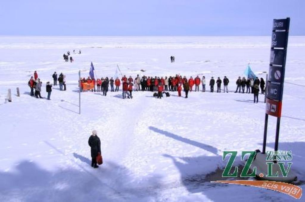7.aprīlis ir Pasaules veselības diena. Par godu tai Bulduros notikusi ziemas peldētāju 37.sezonas noslēguma skate, kurā piedalījušies arī Jelgavas «roņi».