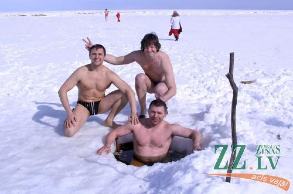 7.aprīlis ir Pasaules veselības diena. Par godu tai Bulduros notikusi ziemas peldētāju 37.sezonas noslēguma skate, kurā piedalījušies arī Jelgavas «roņi».
