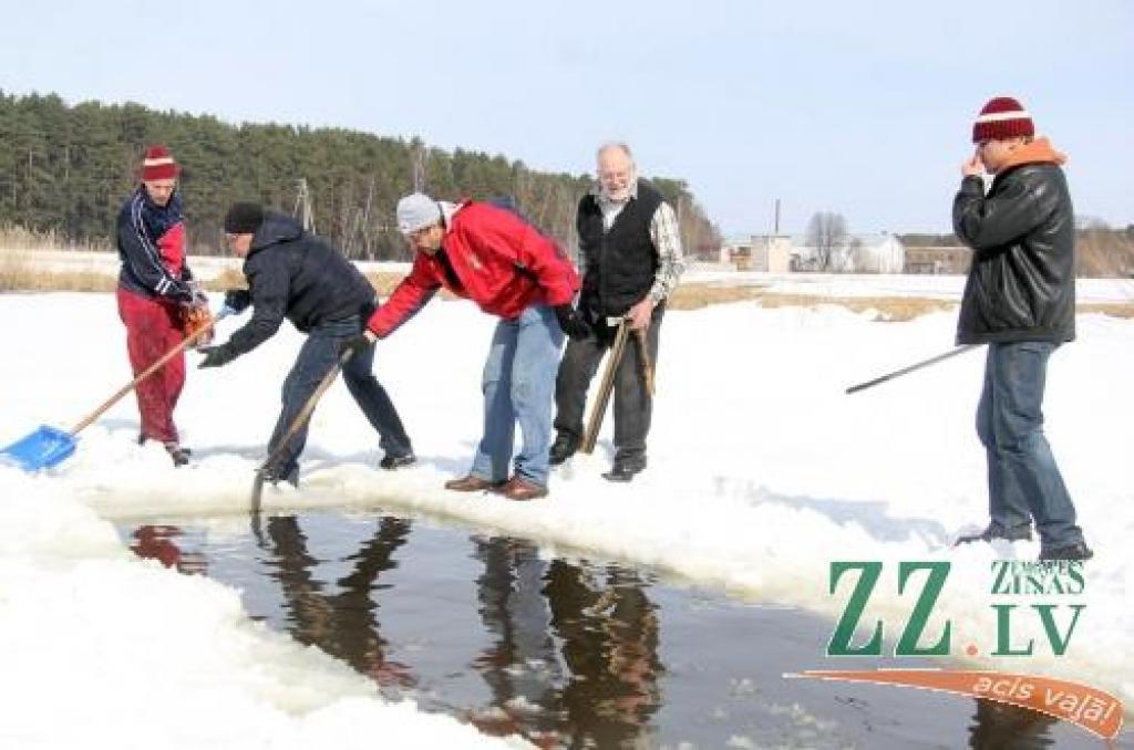 7.aprīlis ir Pasaules veselības diena. Par godu tai Bulduros notikusi ziemas peldētāju 37.sezonas noslēguma skate, kurā piedalījušies arī Jelgavas «roņi».