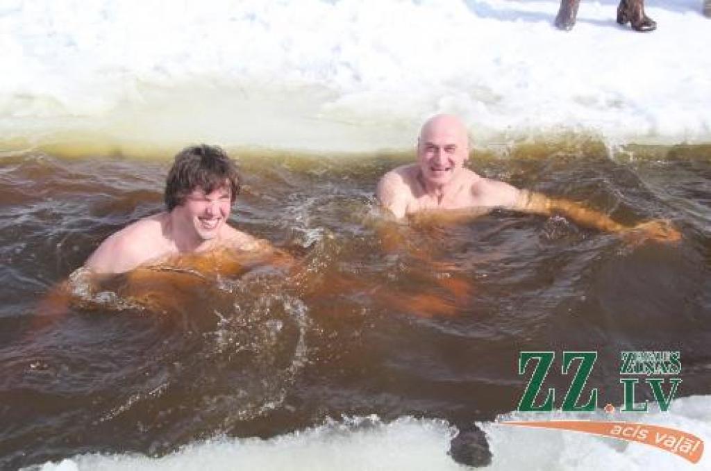 7.aprīlis ir Pasaules veselības diena. Par godu tai Bulduros notikusi ziemas peldētāju 37.sezonas noslēguma skate, kurā piedalījušies arī Jelgavas «roņi».