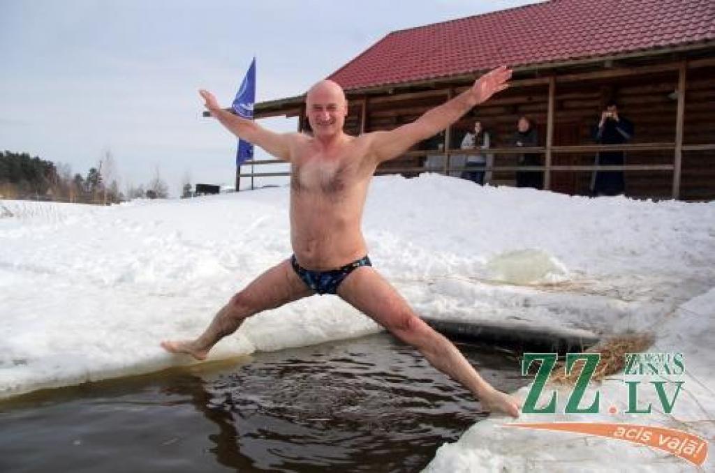 7.aprīlis ir Pasaules veselības diena. Par godu tai Bulduros notikusi ziemas peldētāju 37.sezonas noslēguma skate, kurā piedalījušies arī Jelgavas «roņi».