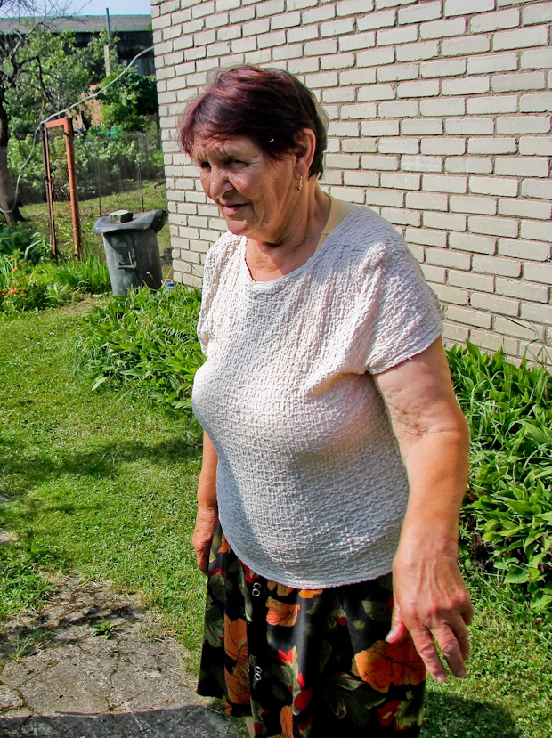 Pensionāre Genovaite Kalniņa, kas ir viena no I.Miezes aizstāvētajām kaimiņienēm un par kuras problēmām ar “Fortum Latvia” “Ziņas” rakstīja jau 2013. gadā, uzskata – par spīti sūdzībām, uzņēmums nav veicis nepieciešamos uzlabojumus un vēl aizvien troksnis ir traucējošs.
