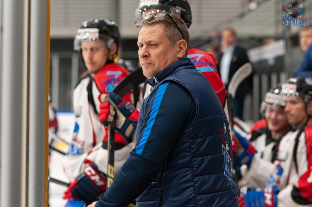 ekipējuma menedžeris Andris Leitis