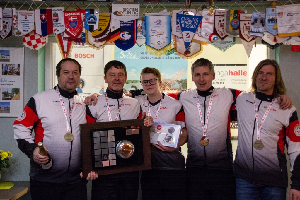 Latvijas čempioni kērlingā JKK/Smilga