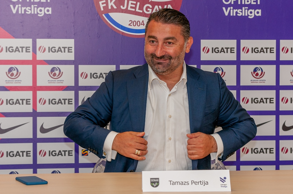 "Valmiera" FC galvenais treneris Tamazs Pertija