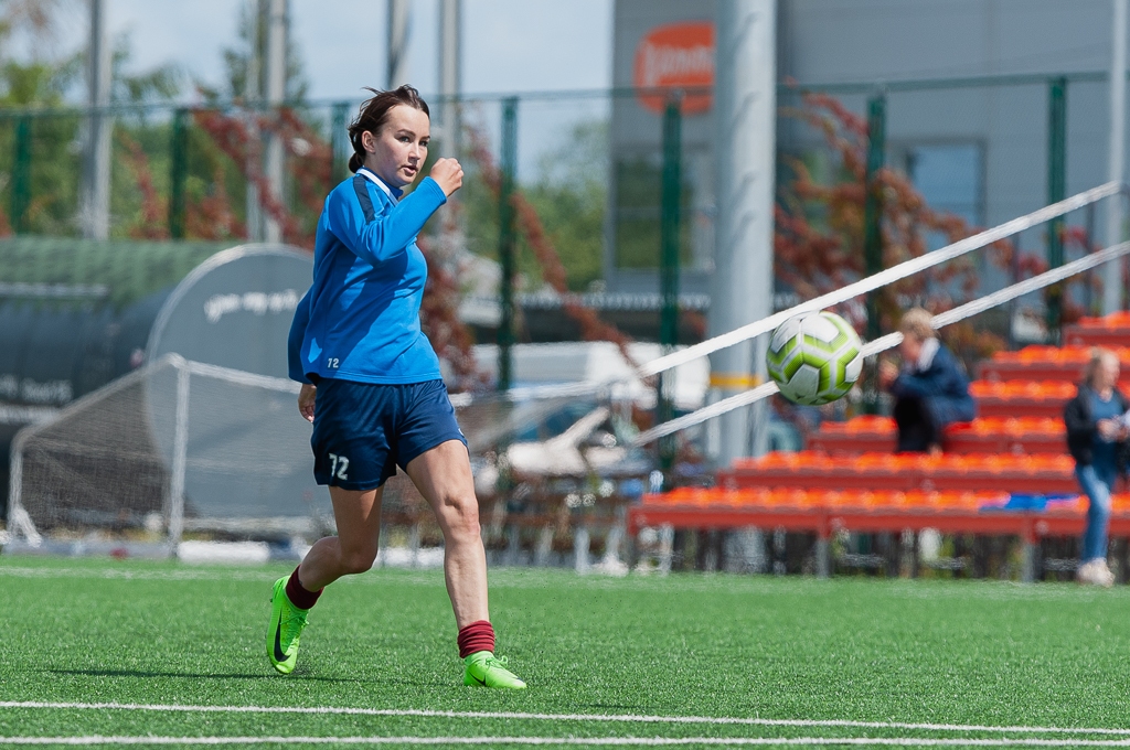 FK "Jelgava" futbolistes iesildās pirms spēles ar FB "Gulbene/ZAFC" | Foto: Ruslans Antropovs