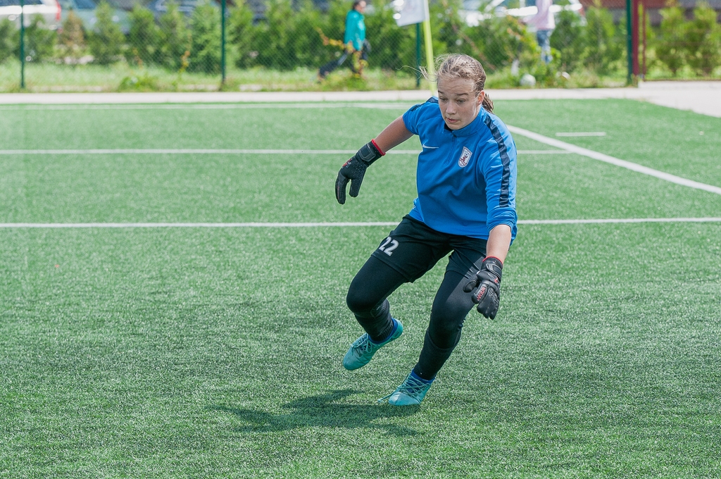 FK "Jelgava" futbolistes iesildās pirms spēles ar FB "Gulbene/ZAFC" | Foto: Ruslans Antropovs